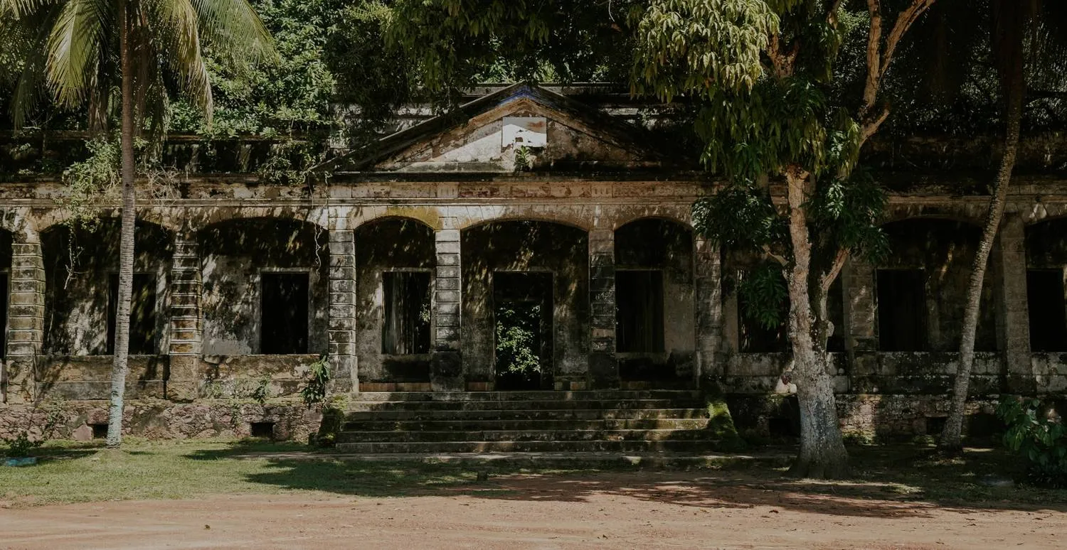 Ruínas do casarão de Paricatuba